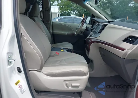 2011 Toyota Sienna Limited V6 z USA, uszkodzony, nr VIN 5TDYK3DC1BS093503